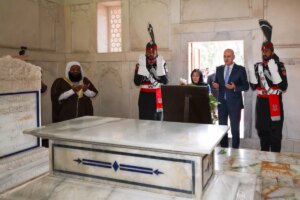 tbmm baskani numan kurtulmus pakistanda ikbalin turbesini ziyaret etti HRcYQsTt.jpg